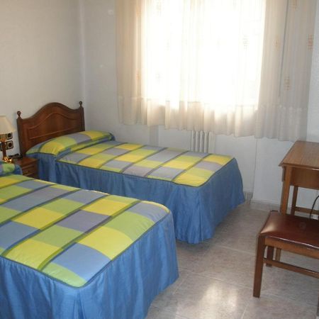 Hostal Los Andes Madrid Exterior foto
