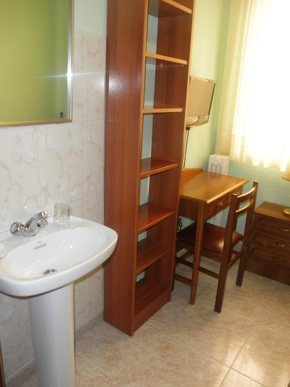 Hostal Los Andes Madrid Habitación foto