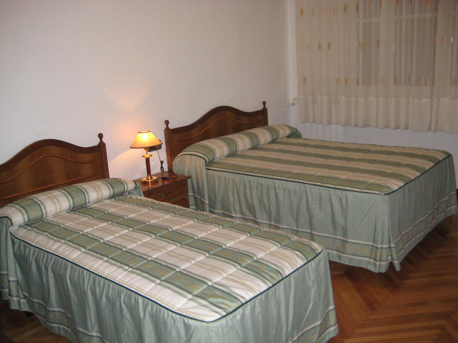 Hostal Los Andes Madrid Habitación foto